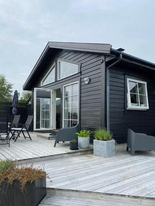 Exterior - Charming cabin with archipelago views in Sogn (Ånneland)
