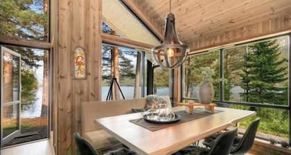 Modern cabin by Sandvatn at the foot of Blefjell