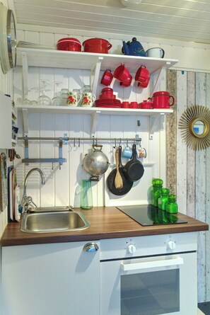 Oven, coffee/tea maker
