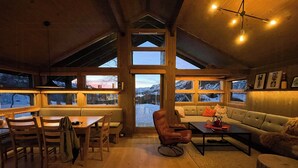 Unclassified image, 3 of 33, button - Panorama cabin by Kongeveien near Jotunheimen (Tyinkrysset)