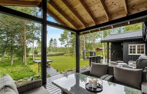 Outdoor dining - Family-friendly cabin with zipline near Oppdal (Rennebu)