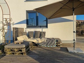 Terrace/patio - Holiday home on hiking trail near Neuburg (Oberhausen)