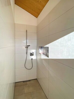 Shower - Holiday home on hiking trail near Neuburg (Oberhausen)