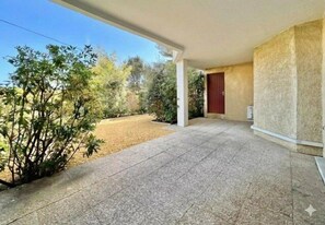 Property grounds - Air-conditioned villa with shared pool 4+2 near beaches (LES ISSAMBRES)