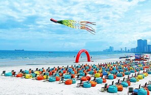 Beach nearby, white sand - Lumina Star Hotel (Son Tra)
