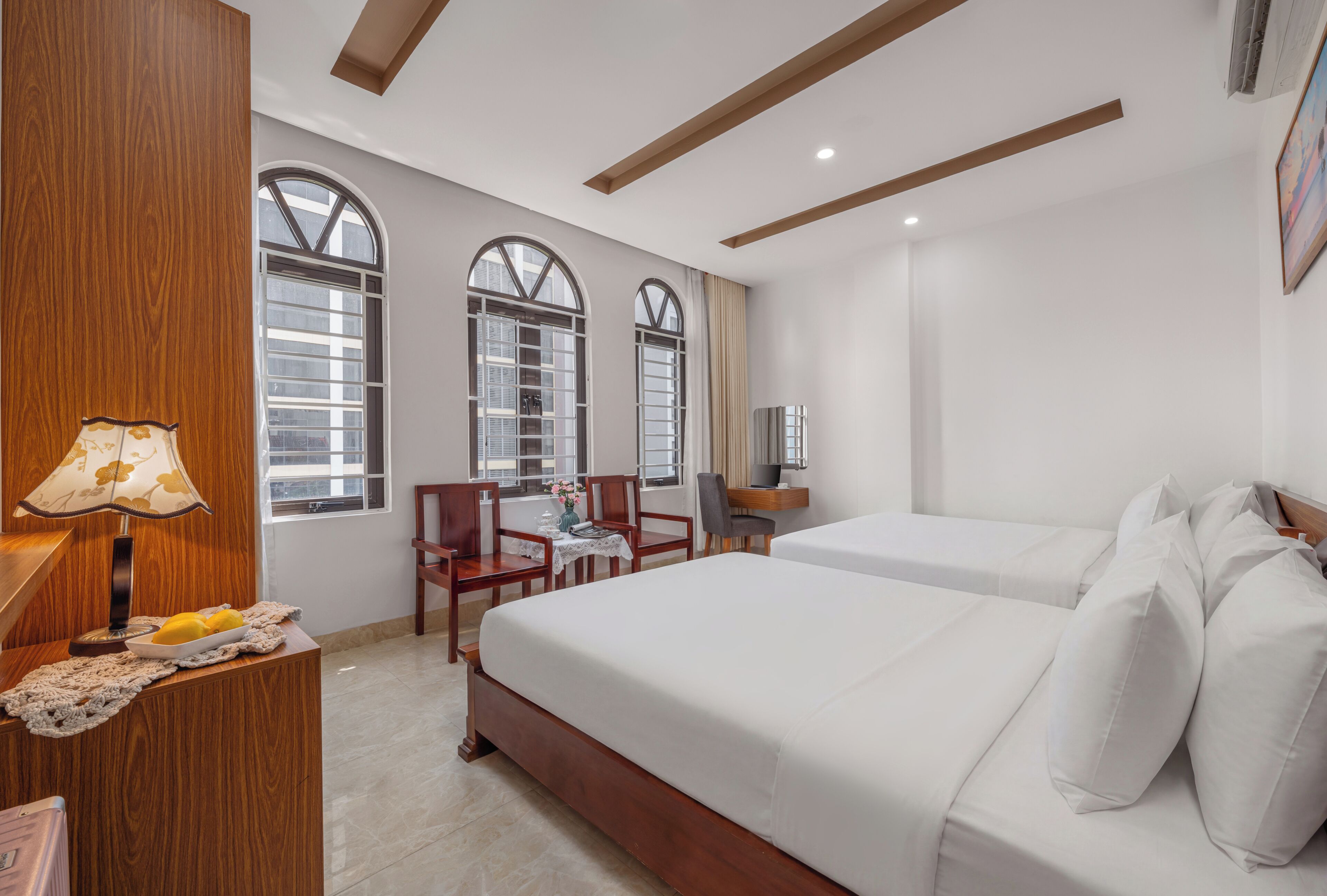 Tripla Deluxe, vista città | Una scrivania, Wi-Fi gratuito