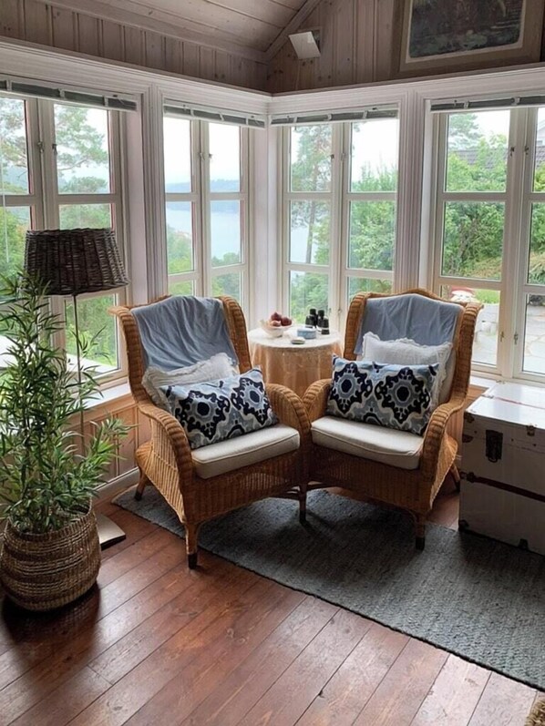 Interior - Beautiful cabin at Nes with fjord and beach (Tvedestrand)