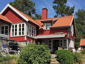 Exterior - Beautiful cabin at Nes with fjord and beach (Tvedestrand)