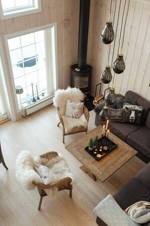 TV, fireplace - Authentic family cabin experience at Sjusjøen (Sjusjøen)