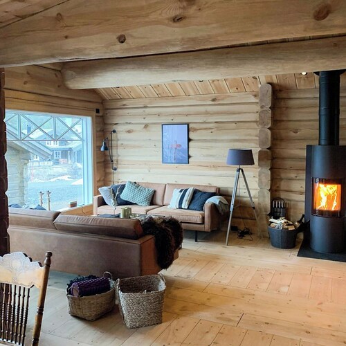 Luxury log cabin by Hardangervidda