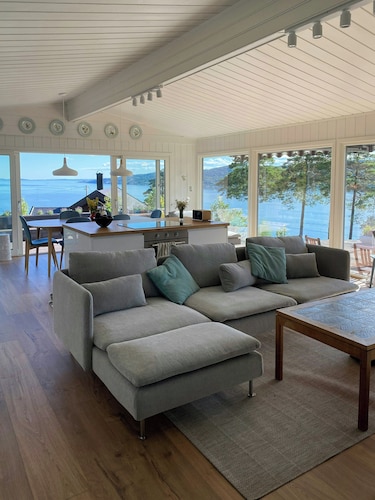 Spacious cabin with annex by Drøbaksundet