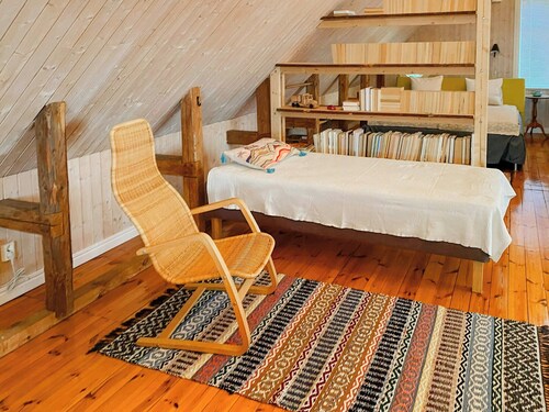 Historic design loft in Stora Frö