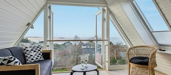 Summer house with panoramic sea views on Røsnæs