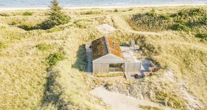 Architectural gem with sea view in Ålbæk