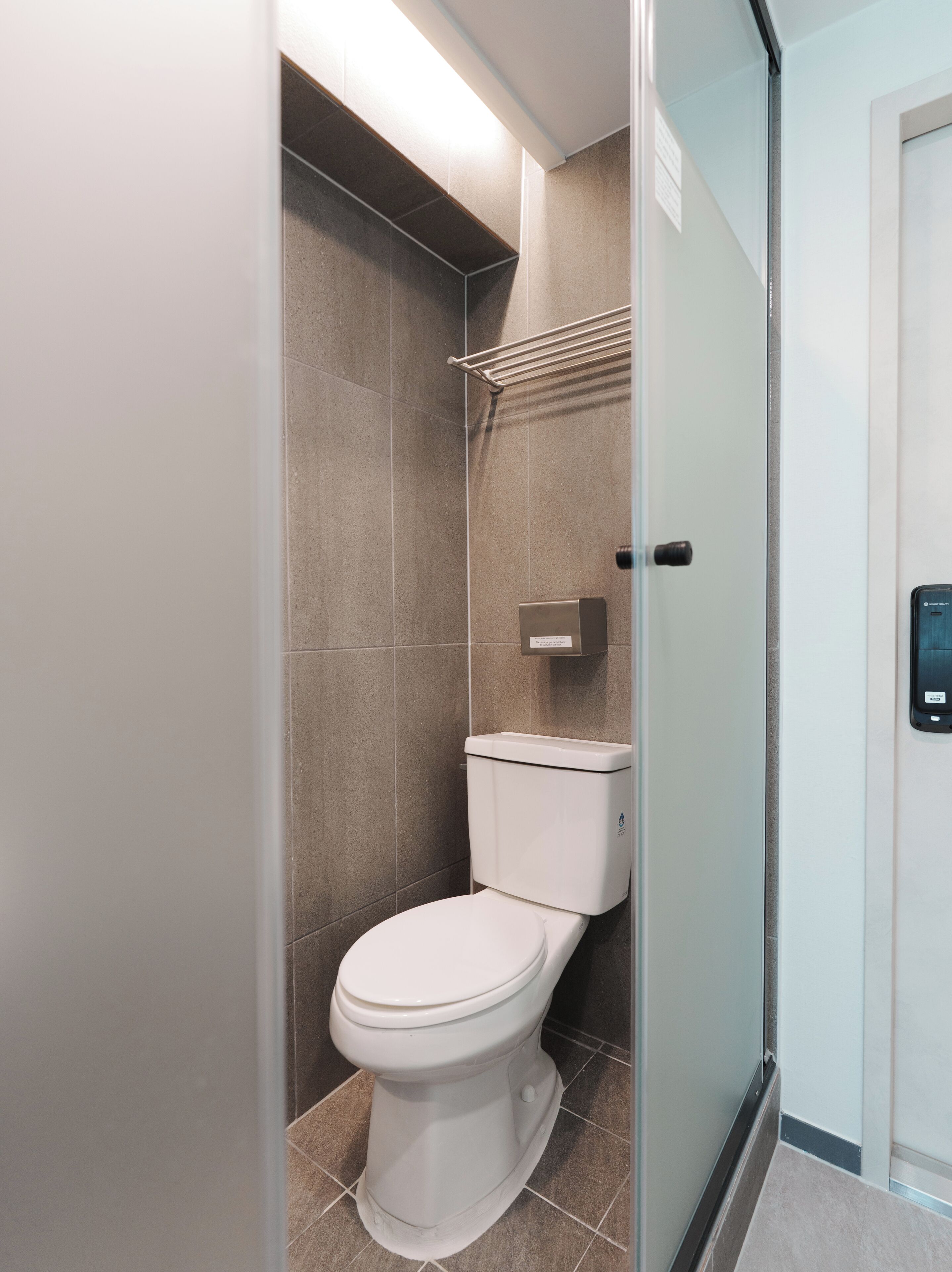 Habitación doble Deluxe | Baño | Regadera, secadora de cabello, toallas, jabón 