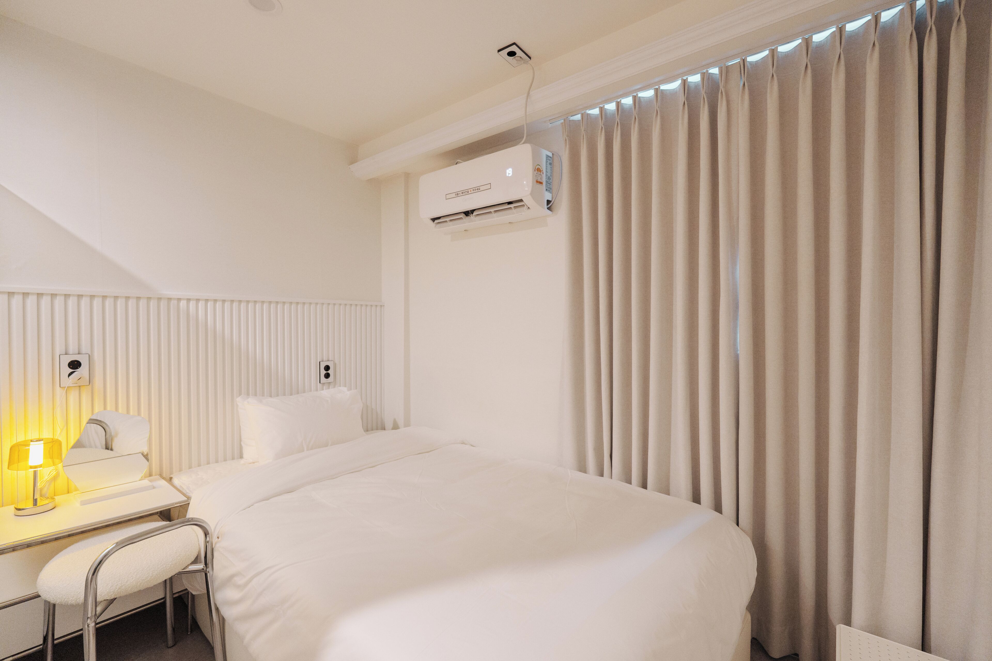 Standard Single Room | WiFi (free), bed sheets