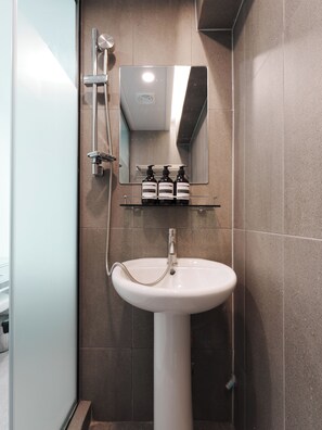 Standard Double Room | Bathroom | Shower, hair dryer, towels, soap - Stayble 380 (Seoul)