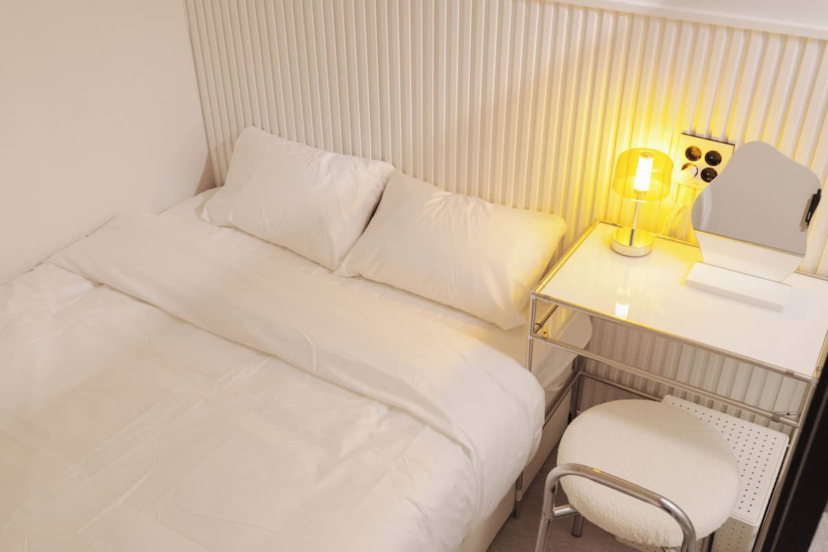 Kamar Double Standar (Inside Room) | Wi-Fi gratis dan seprai linen