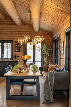Interior - Modern log cabin with hot tub and sauna (Veggli)