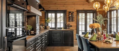 Microwave, oven, dishwasher, coffee/tea maker