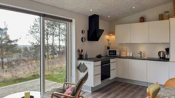 Kaffetrakter/tekoker, mikrobølgeovn, ovn og oppvaskmaskin