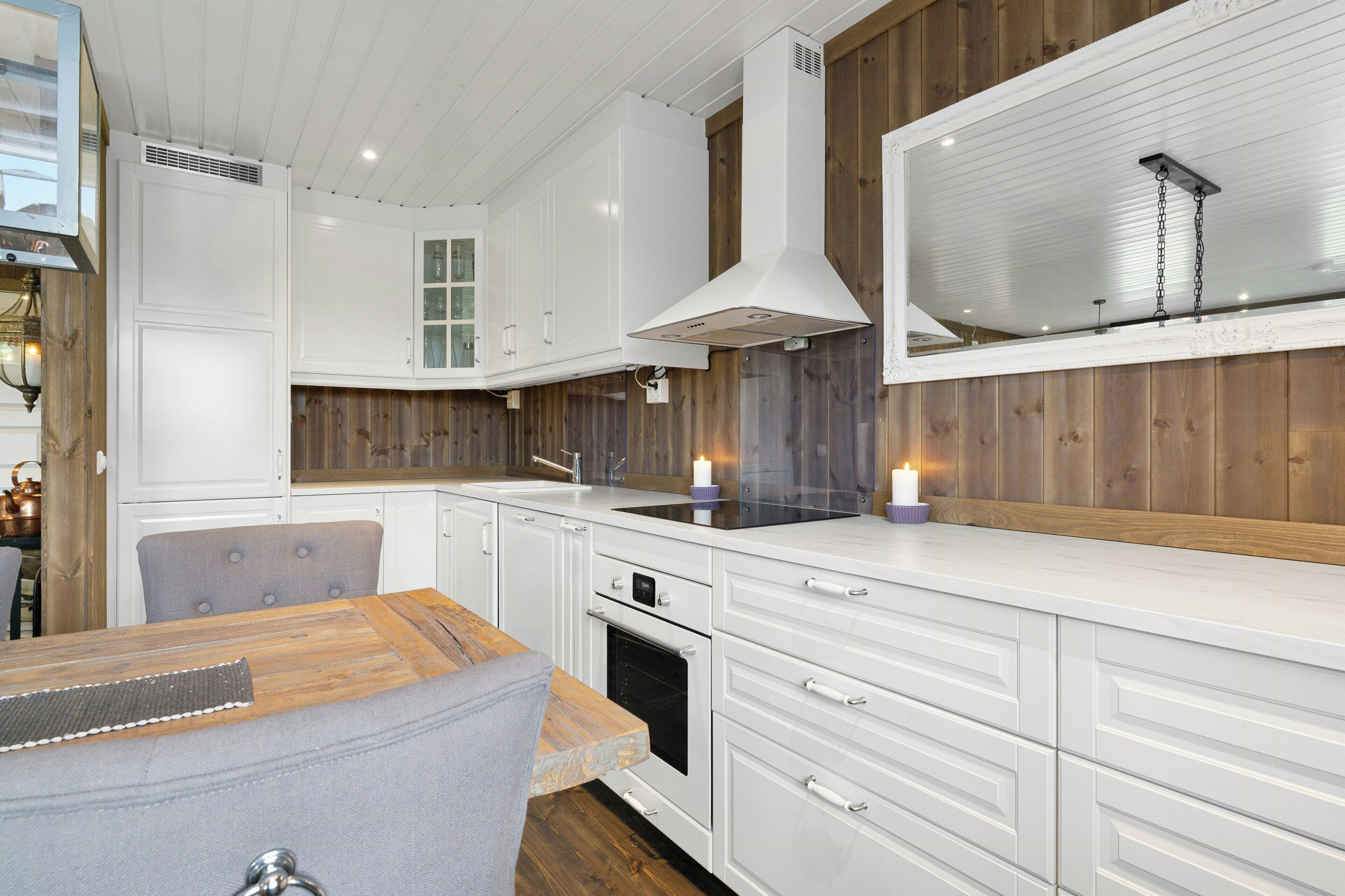 Microwave, oven, dishwasher, coffee/tea maker