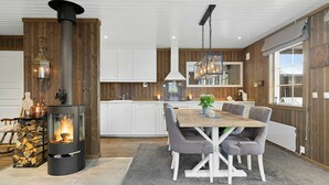 Dining - Peaceful cabin with view and jacuzzi at Blefjell (Kongsberg)
