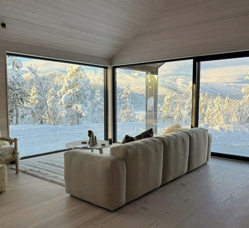 Cottage on Hallbjønnsekken with views of Spafjell