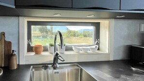 Coffee/tea maker, oven, dishwasher - Newly built cabin on Andøya with northern lights (Risøyhamn)