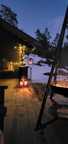 Cabin with wildlife and hiking trails