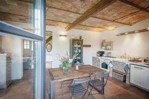 Dining - Barn idyll with views over wide fields (Beelitz)