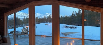 Tømmerhytte med utsikt til Rondane