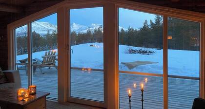 Log cabin with views of Rondane mountains