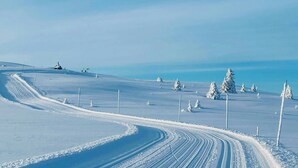 Skidåkning och snöaktiviteter