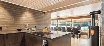 Forest cabin with sauna and views near Hurdal