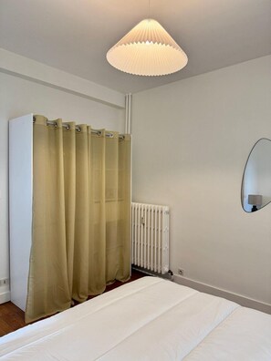 Desk, free WiFi, bed sheets - Le Traversière – Charmant T2 pour 4 avec balcons (Tours)