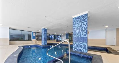 50 Bright Breezy East Perth Pool, Gym & Parking