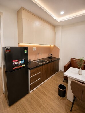 Kamar Double Deluks, pemandangan kota | Dapur pribadi | Lemari es
