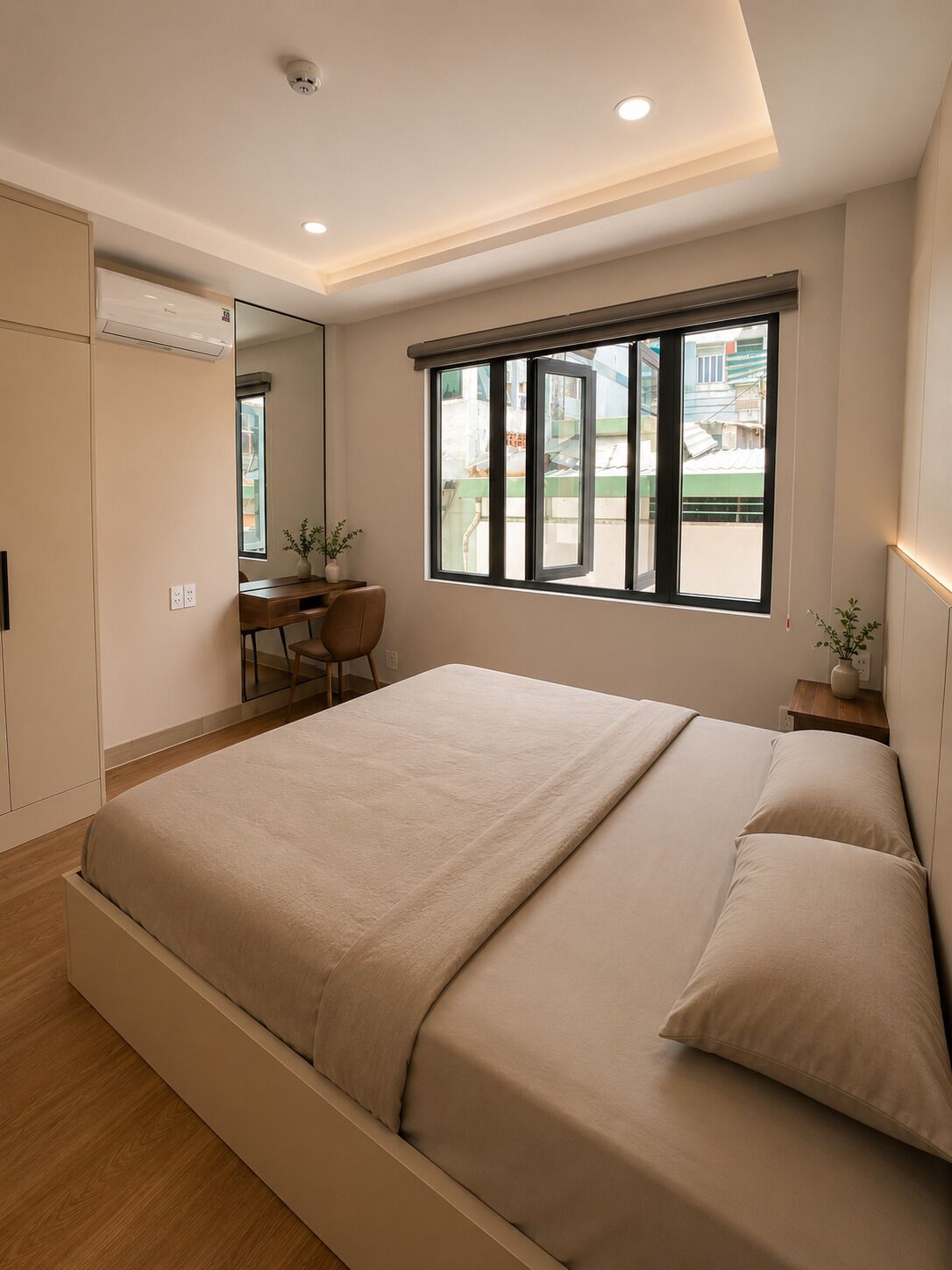 Luxury Double Room, City View | Desk, laptop workspace, soundproofing, free WiFi
