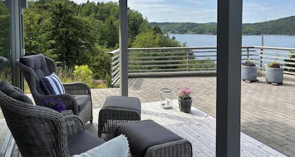 Cabin with views over the Sannesfjord