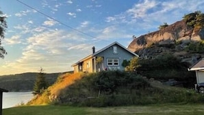 Property grounds - Cabin with views over the Sannesfjord (Risør)
