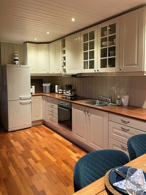 Coffee/tea maker, oven - Sea views and forest tranquility at Rødtangen (Holmsbu)