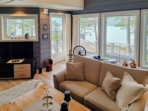 TV, fireplace - Cabin with a fantastic location by Nisser (Nissedal)