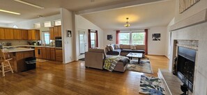 Living area - Home with a View in a Serene Setting (Wenatchee)