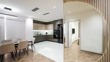 Appartement, vue ville | Restauration