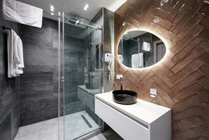Apartment, Balcony, Courtyard View | Bathroom - Hayasa Apartments (Yerevan)