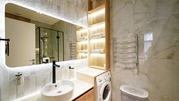 Apartemen, 2 kamar tidur | Kamar mandi | Pengering rambut, handuk, sabun, dan tisu toilet