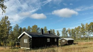 Unclassified image, 4 of 14, button - Simple mountain cabin near Vinstra (Vinstra)