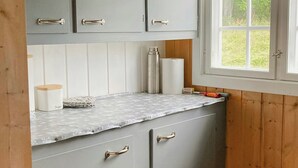Unclassified image, 5 of 14, button - Simple mountain cabin near Vinstra (Vinstra)