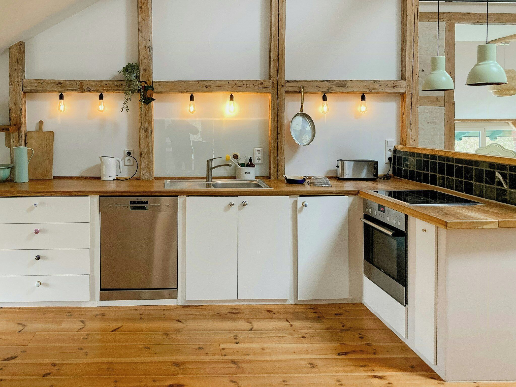 Oven, dishwasher, coffee/tea maker